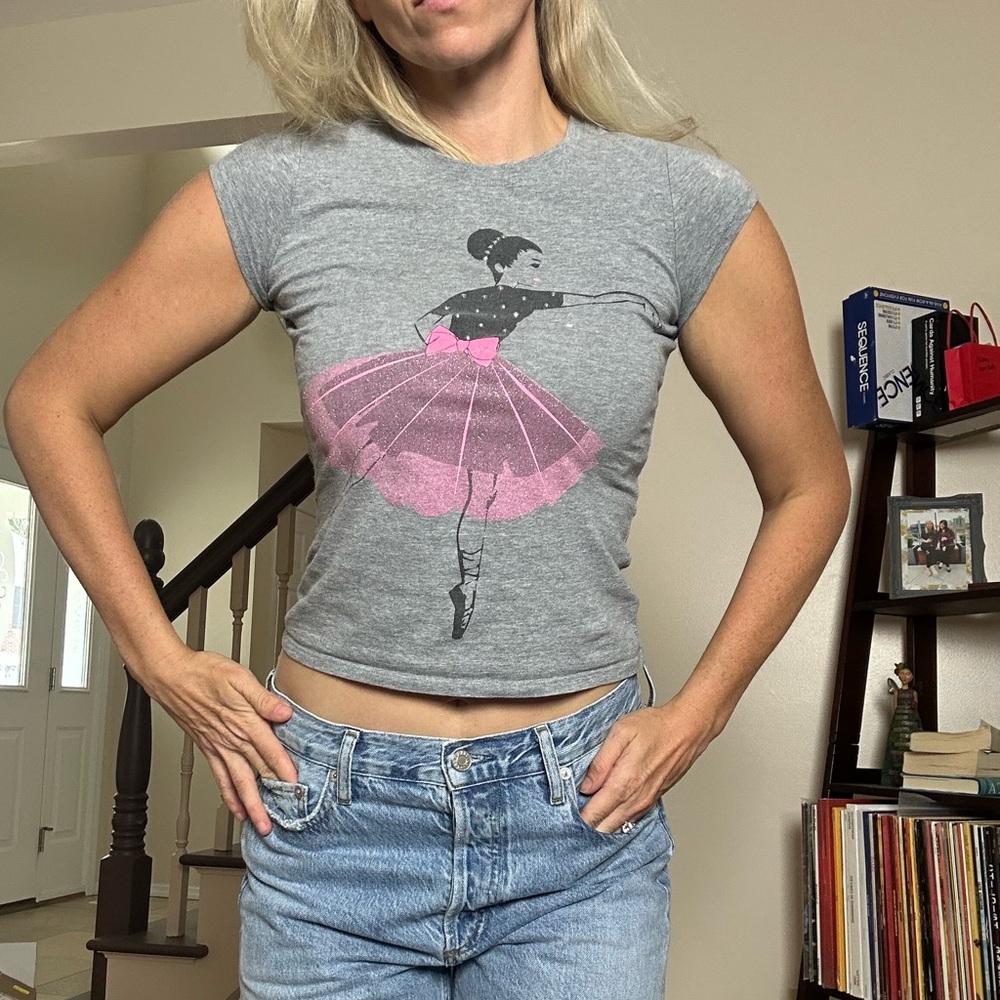 Adorable Grey and pink ballet girl baby tee - super cute! Fits like a s/m